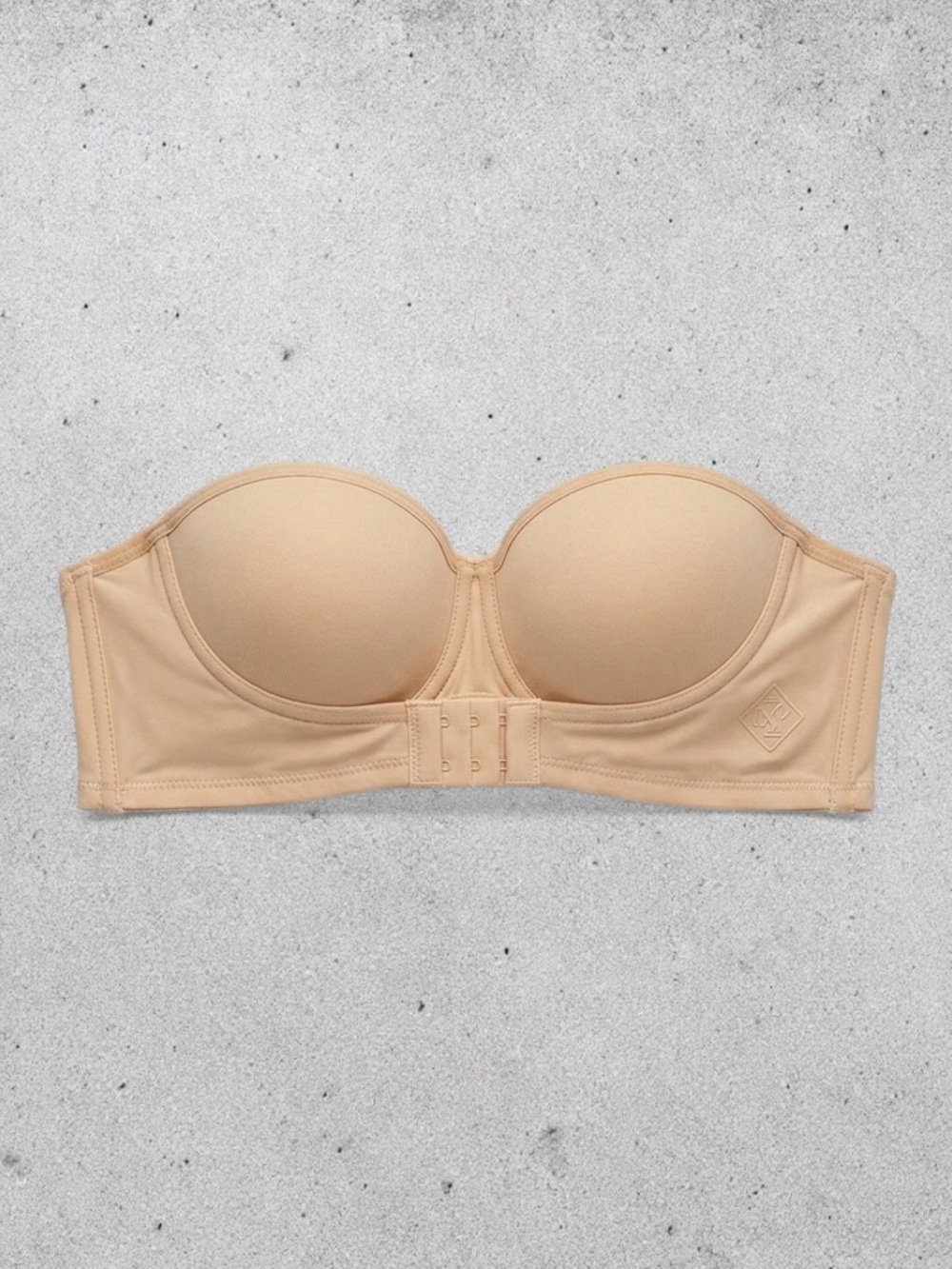 🌸 3/30$ Strapless Beige Bra